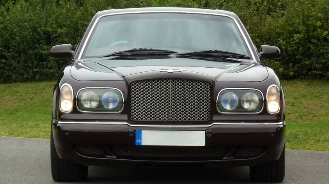 El Anunciado Entierro del Bentley del Millón de Dólares. ¿Qué Había Detrás de Eso?